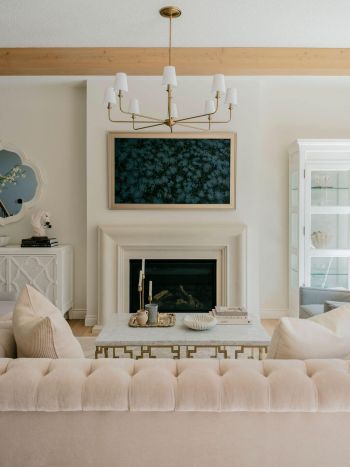 picture accent hung above neutral room with cottswood signature design