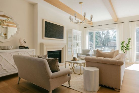 picture accent hung above neutral room with cottswood signature design